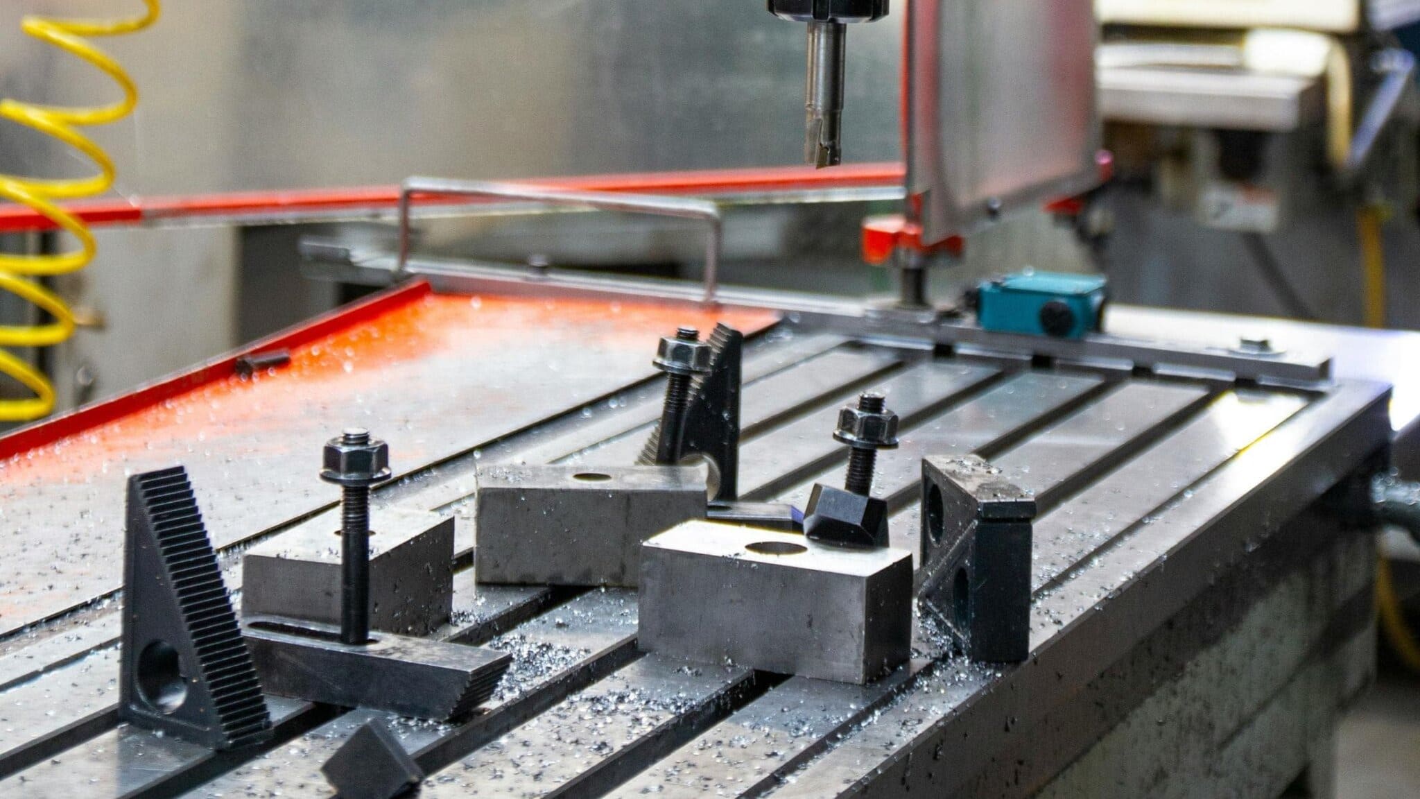 CNC 夾具：類型、用途、優(yōu)化與選擇